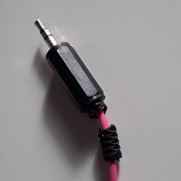 Hello Kitty Headphones - Picture 5 of 5